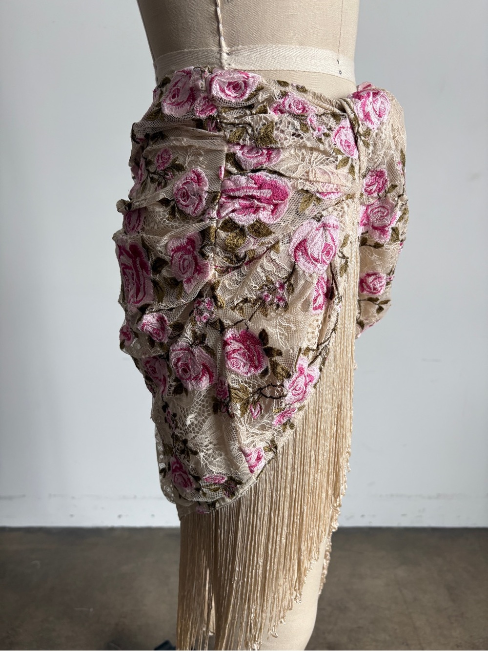 $319 NWT For Love And Lemons “Esme” Rose Embroidered Asymmetrical Skirt Sz 8 - Picture 8 of 15